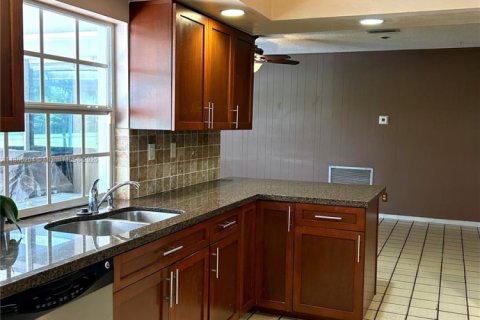 Купить виллу или дом в Плантация, Флорида 4 спальни, 208.66м2, № 1942619 - фото 16