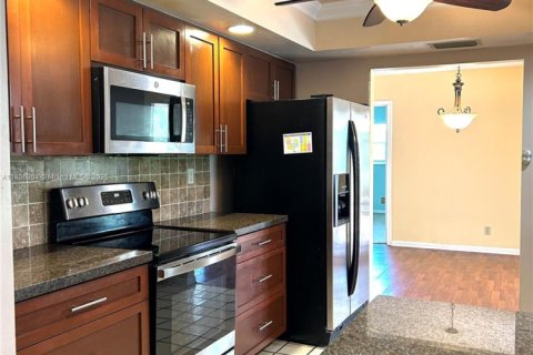 Купить виллу или дом в Плантация, Флорида 4 спальни, 208.66м2, № 1942619 - фото 15