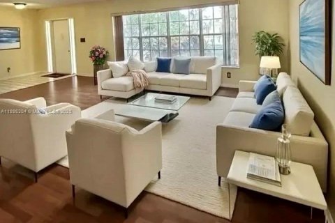 Купить виллу или дом в Плантация, Флорида 4 спальни, 208.66м2, № 1942619 - фото 5