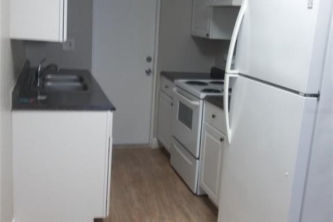 Apartamento en alquiler en Titusville, Florida, 2 dormitorios, 65.96 m2 № 2104758 - foto 4