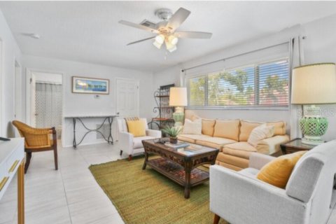 Appartement à louer à Sarasota, Floride: 2 chambres, 244.98 m2 № 1849972 - photo 3