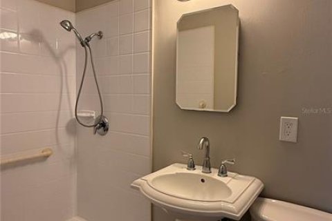 House in Venice, Florida 2 bedrooms, 116.22 sq.m. № 2205986 - photo 12