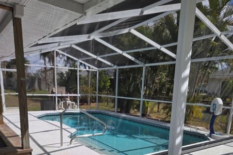 House in Venice, Florida 2 bedrooms, 116.22 sq.m. № 2205986 - photo 4