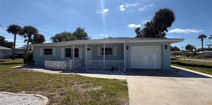 House in Venice, Florida 2 bedrooms, 116.22 sq.m. № 2205986