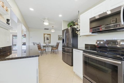 Villa ou maison à vendre à Sarasota, Floride: 4 chambres, 268.95 m2 № 2151347 - photo 14