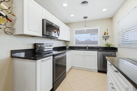 Villa ou maison à vendre à Sarasota, Floride: 4 chambres, 268.95 m2 № 2151347 - photo 13