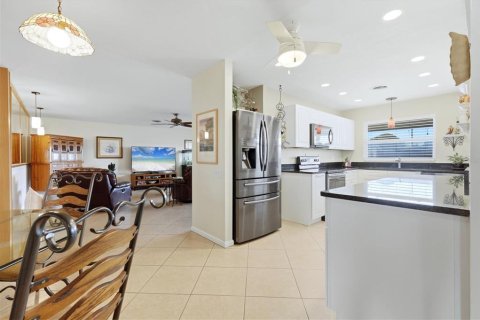 Villa ou maison à vendre à Sarasota, Floride: 4 chambres, 268.95 m2 № 2151347 - photo 11