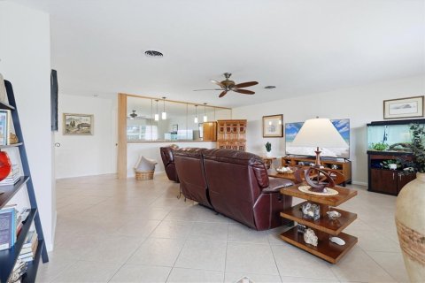 Villa ou maison à vendre à Sarasota, Floride: 4 chambres, 268.95 m2 № 2151347 - photo 4