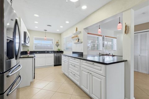 Villa ou maison à vendre à Sarasota, Floride: 4 chambres, 268.95 m2 № 2151347 - photo 12