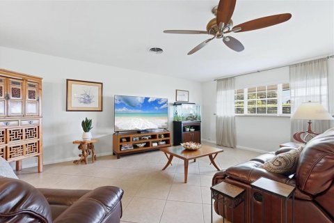 Villa ou maison à vendre à Sarasota, Floride: 4 chambres, 268.95 m2 № 2151347 - photo 6