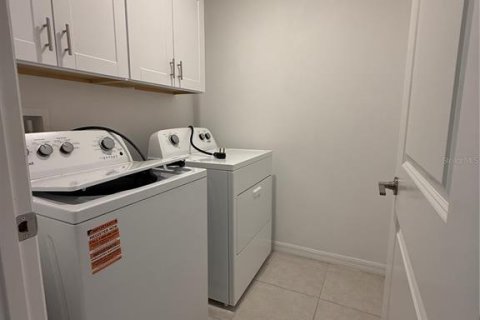 Townhouse in Zephyrhills, Florida 3 bedrooms, 166.02 sq.m. № 1856337 - photo 18