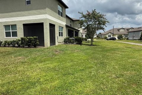Townhouse in Zephyrhills, Florida 3 bedrooms, 166.02 sq.m. № 1856337 - photo 4