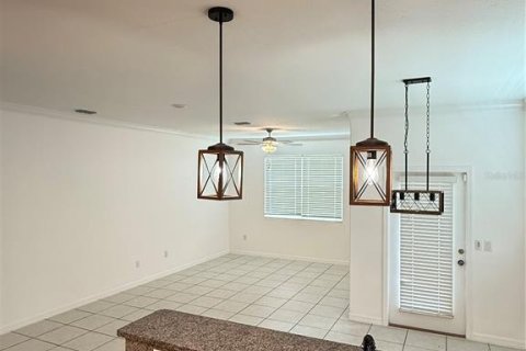 Townhouse in Zephyrhills, Florida 3 bedrooms, 166.02 sq.m. № 1856337 - photo 8