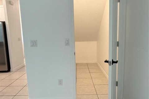 Townhouse in Zephyrhills, Florida 3 bedrooms, 166.02 sq.m. № 1856337 - photo 14