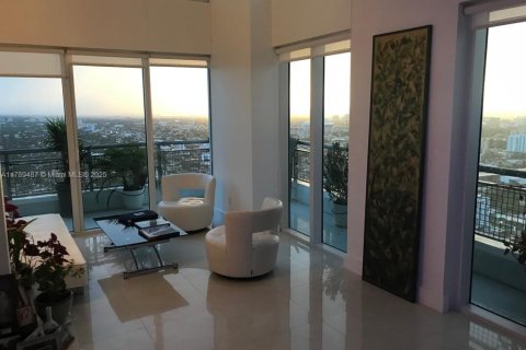 Copropriété à vendre à Miami, Floride: 2 chambres, 117.99 m2 № 1863284 - photo 7