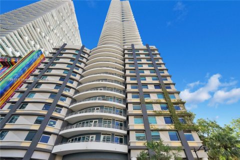 Copropriété à vendre à Miami, Floride: 2 chambres, 117.99 m2 № 1863284 - photo 1