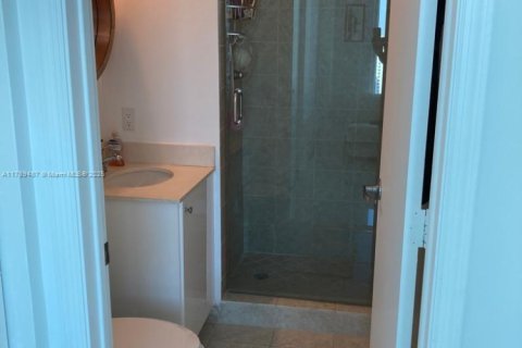 Copropriété à vendre à Miami, Floride: 2 chambres, 117.99 m2 № 1863284 - photo 11