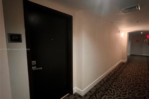 Снять в аренду кондоминиум в Майами-Бич, Флорида 2 спальни, 101.26м2, № 1715608 - фото 16