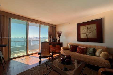 Copropriété à louer à Miami Beach, Floride: 2 chambres, 101.26 m2 № 1715608 - photo 2