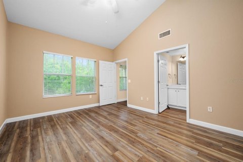Condo in Gainesville, Florida, 2 bedrooms  № 1740547 - photo 16