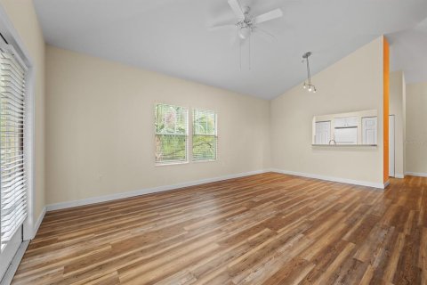 Condo in Gainesville, Florida, 2 bedrooms  № 1740547 - photo 8