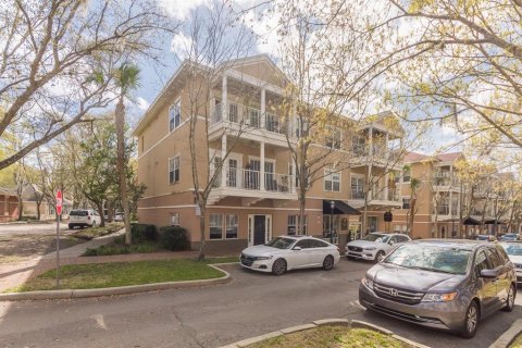 Condo in Gainesville, Florida, 2 bedrooms  № 1740547 - photo 1