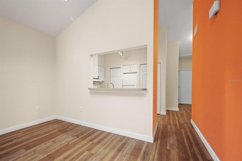 Condo in Gainesville, Florida, 2 bedrooms  № 1740547 - photo 9