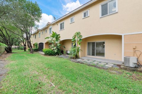 Townhouse in Tamarac, Florida 3 bedrooms, 132.66 sq.m. № 1877881 - photo 10