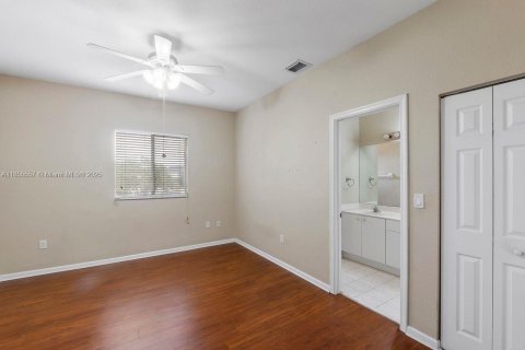 Townhouse in Tamarac, Florida 3 bedrooms, 132.66 sq.m. № 1877881 - photo 18