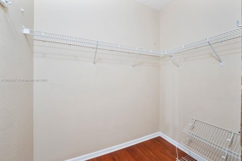 Townhouse in Tamarac, Florida 3 bedrooms, 132.66 sq.m. № 1877881 - photo 16