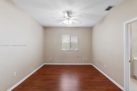Townhouse in Tamarac, Florida 3 bedrooms, 132.66 sq.m. № 1877881 - photo 17