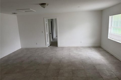 Commercial property in Belleview, Florida 215.72 sq.m. № 2423740 - photo 22