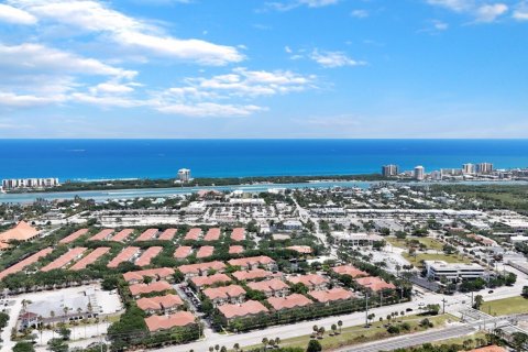 Copropriété à louer à Tequesta, Floride: 3 chambres, 125.98 m2 № 1172240 - photo 1