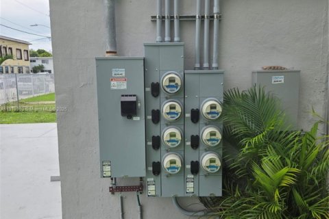 Купить коммерческую недвижимость в Майами, Флорида № 1977605 - фото 8