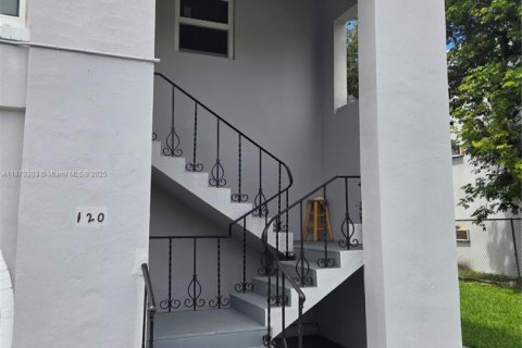 Купить коммерческую недвижимость в Майами, Флорида № 1977605 - фото 5