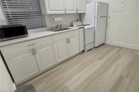 Купить коммерческую недвижимость в Майами, Флорида № 1977605 - фото 26