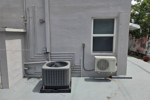 Купить коммерческую недвижимость в Майами, Флорида № 1977605 - фото 13