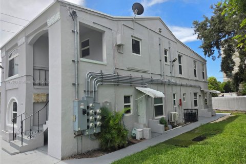 Купить коммерческую недвижимость в Майами, Флорида № 1977605 - фото 7