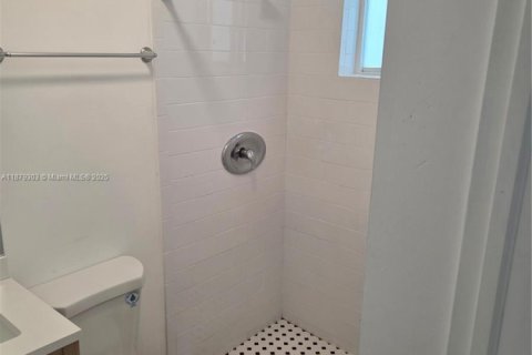 Купить коммерческую недвижимость в Майами, Флорида № 1977605 - фото 29