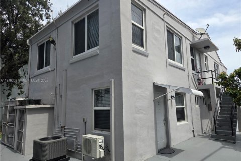 Купить коммерческую недвижимость в Майами, Флорида № 1977605 - фото 15