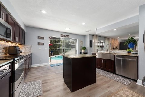 House in Orlando, Florida 5 bedrooms, 259.75 sq.m. № 1806868 - photo 14