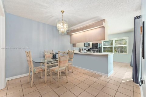 Townhouse in Palm City, Florida 2 bedrooms, 127.65 sq.m. № 1700066 - photo 8