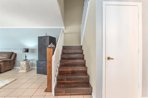 Townhouse in Palm City, Florida 2 bedrooms, 127.65 sq.m. № 1700066 - photo 11