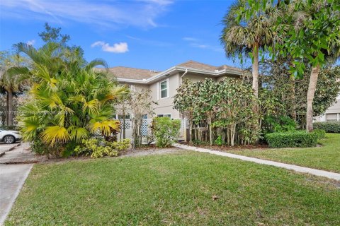 Townhouse in Palm City, Florida 2 bedrooms, 127.65 sq.m. № 1700066 - photo 1