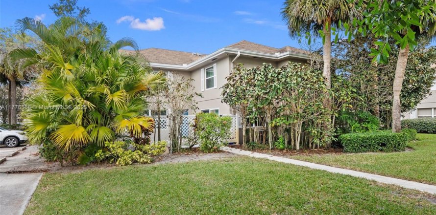 Townhouse in Palm City, Florida 2 bedrooms, 127.65 sq.m. № 1700066