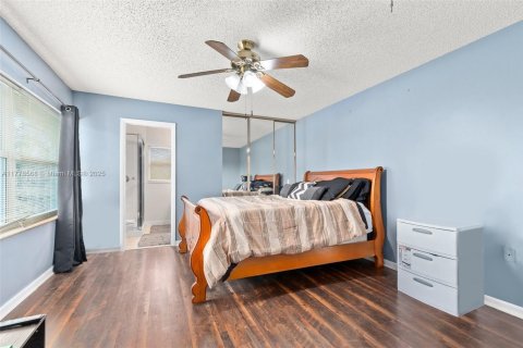 Townhouse in Palm City, Florida 2 bedrooms, 127.65 sq.m. № 1700066 - photo 13