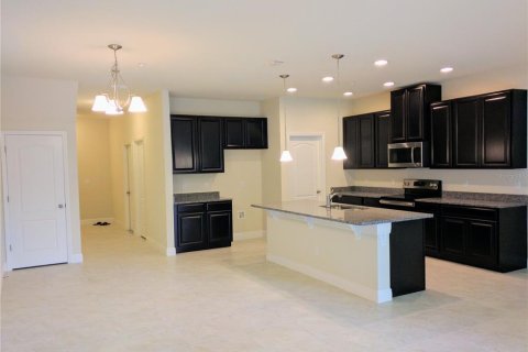 Townhouse in Winter Park, Florida 3 bedrooms, 173.91 sq.m. № 2388222 - photo 6