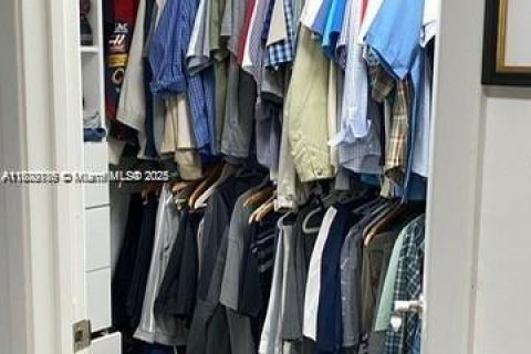 Снять в аренду виллу или дом в Хомстед, Флорида 3 спальни, 182.83м2, № 1923322 - фото 13