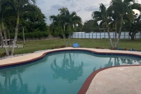 Снять в аренду виллу или дом в Хомстед, Флорида 3 спальни, 182.83м2, № 1923322 - фото 26