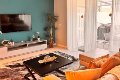 Adosado en venta en Kissimmee, Florida, 5 dormitorios, 210.24 m2 № 1907212 - foto 3
